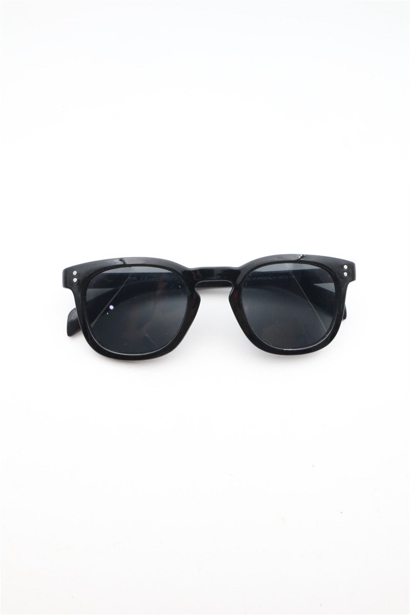 משקפי שמש מעוצבות בשחור -OS