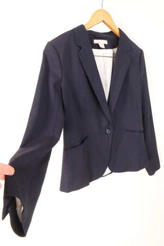 גקט אלגנטי כחול במרקם משבצות-L