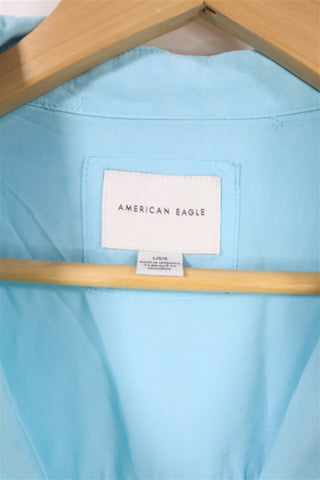 חולצה מכופתרת בתכלת- L