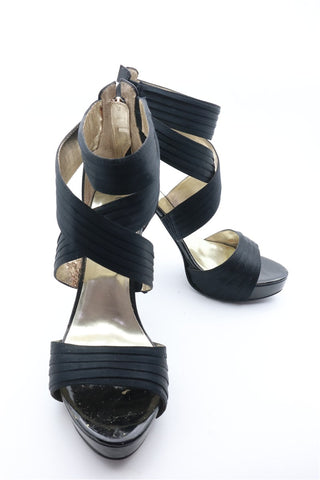 נעל עקב GUESS בשחור סטאן- מידה 37.5-38