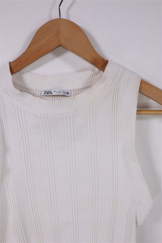 חולצת גופיה  ZARA סטרצית בלבן - L