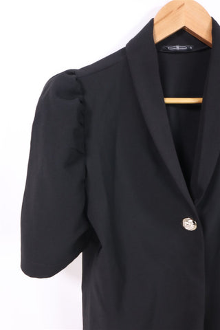 גקט שחור מעוצב- M