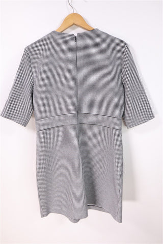 שמלת פפיטה  ZARA בשחור ולבן -M-L