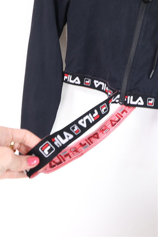 חולצת קפוצון  ספורטיבית קרופ  FILA בשחור- S