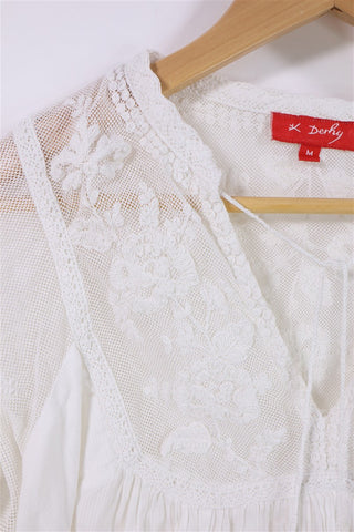 חולצת תחרה מעוצבת בשמנת- M