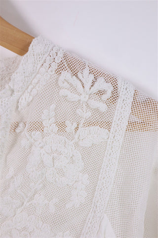 חולצת תחרה מעוצבת בשמנת- M