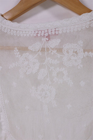 חולצת תחרה מעוצבת בשמנת- M