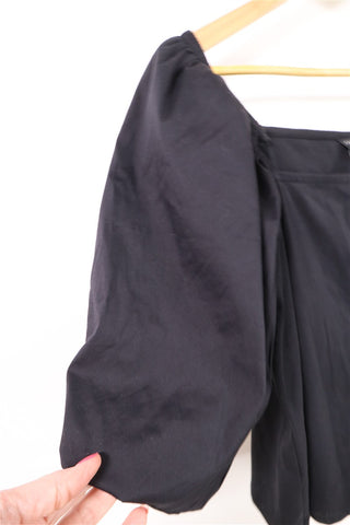 חולצה מעוצבת ANN TAYLOR בשחור- L