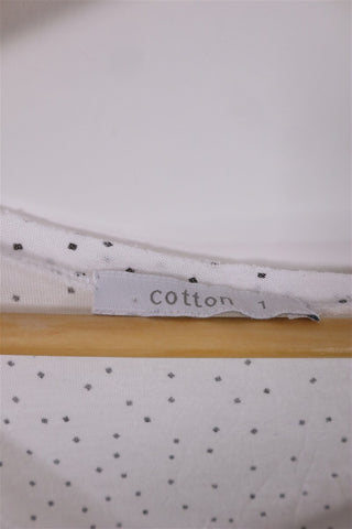 חולצת בייסיק מנוקדת בלבן- M