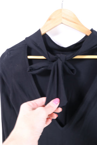 חולצה קשירה מפתח גב בשחור- S-M