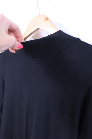 חולצה קשירה מפתח גב בשחור- S-M