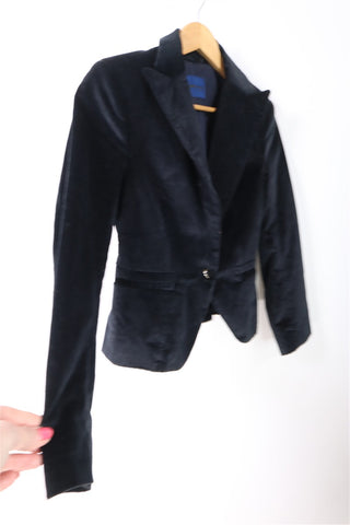 גקט קטיפה בשחור- S-XS