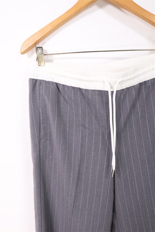 מכנסי פסים חדשים באפטר- M