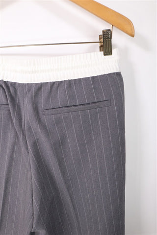 מכנסי פסים חדשים באפטר- M