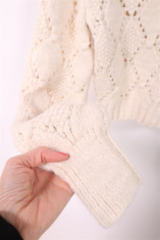 סריג רומנטי מעוצב בשמנת- XS-M