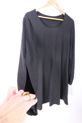 שמלה נשפכת בשחור- L-XXL