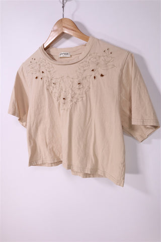 חולצת טי שרט קרופ קרושה בקרם- M