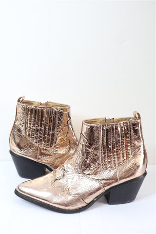 נעל מגפון בוקרים מוזהב- מידה 37