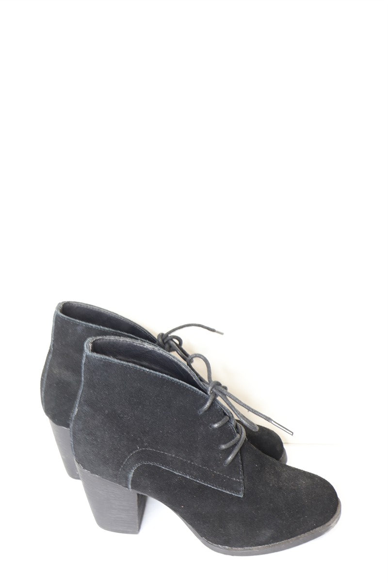 מגפון זמש HUSH PUPPIES בשחור- מידה 39