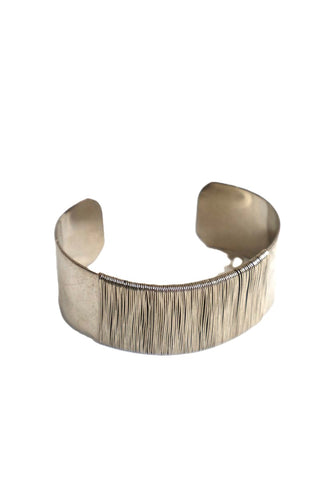 צמיד מתכתי בגוון כסוף- OS