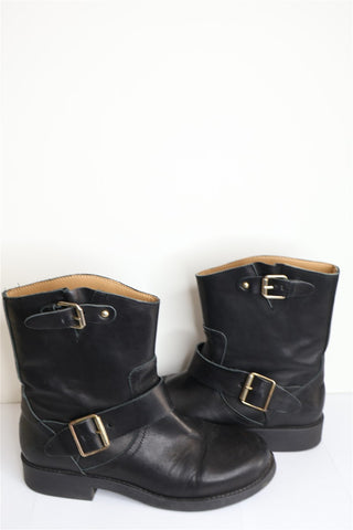 מגף עור MANGO בשחור – מידה 38