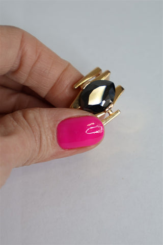 טבעת מטהבת מעוצבת עם אבן בורדו- OS