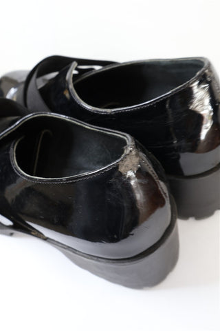 נעלי מוקסין סוליית טראק בשחור - מידה 39