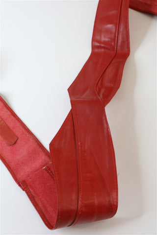 חגורת עור וינטיג מעוצבת באדום- S