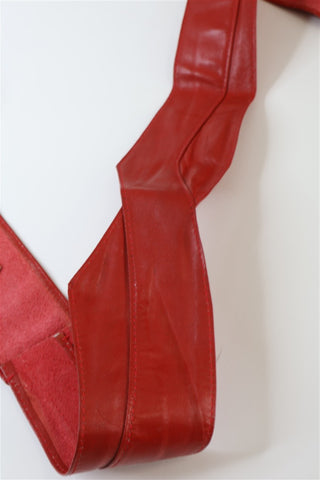 חגורת עור וינטיג מעוצבת באדום- S