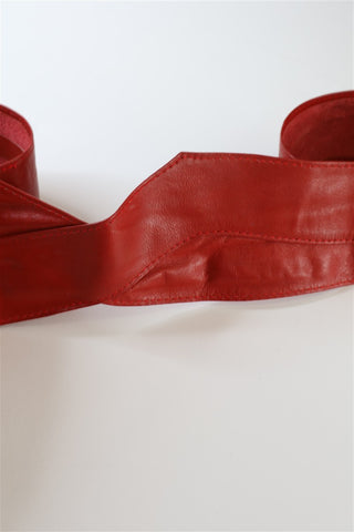 חגורת עור וינטיג מעוצבת באדום- S