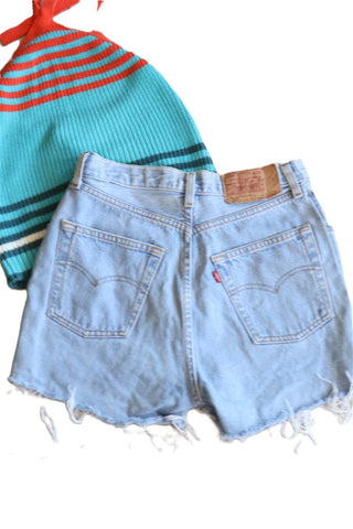 מכנסי שורט ג'ינס וינטיג  LEVIS בתכלת - S