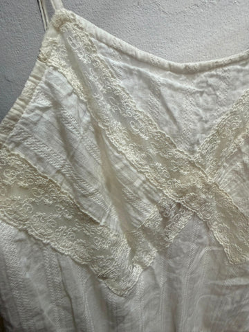 אוברול קזואל קרושה ותחרה בשמנת- L-XL