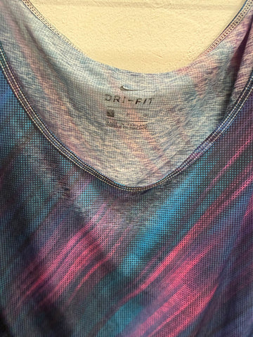 חולצת ספורט NIKE בגווני סגול- S-M