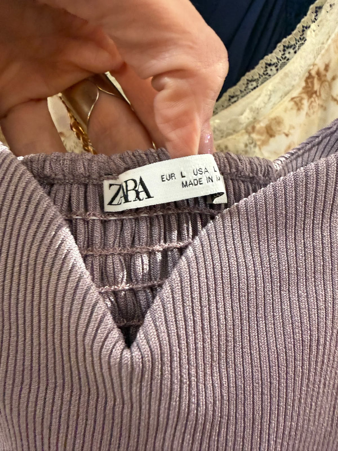 טופ מחוך מעוצב וסטרצי בסגול לבנדר- M-L, תמונה 4