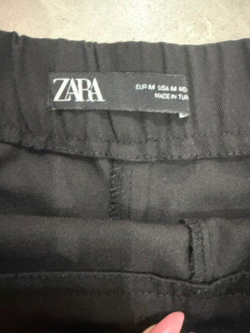 מכנסי חצאית מעוצבים ZARA  בשחור- M-L