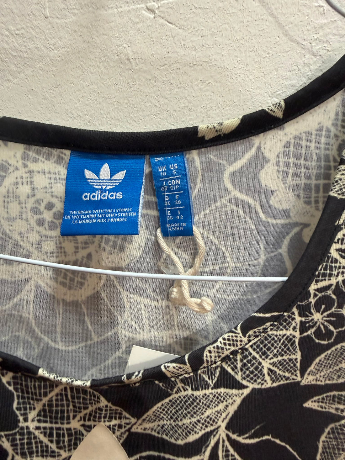 חולצת ספורט קרופ ADIDAS בשחור-M- L, תמונה 4