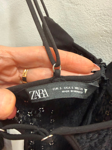 בגד גוף תחרה וצלעות ZARA בשחור- S