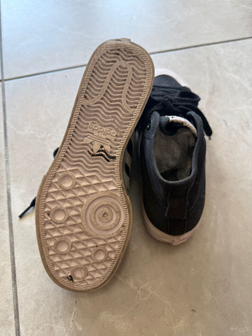 סניקרס פלטפורמה ADIDAS  גבוהות בשחור - מידה 39.5