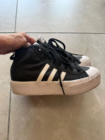 סניקרס פלטפורמה ADIDAS  גבוהות בשחור - מידה 39.5