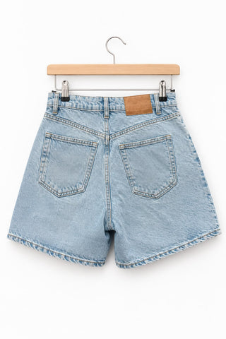 מכנסי גינס ברמודה ZARA בתכלת- S-M