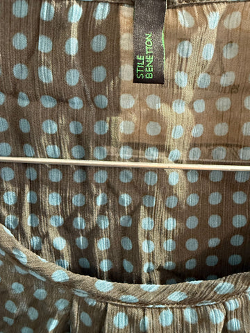 חולצת שיפון מלמלה BENETTON מנוקדת באפור וטורקיז- XS-M
