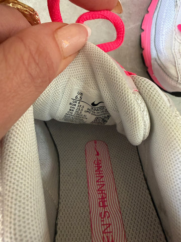 נעל סניקרס NIKE בלבן וורוד - מידה 36.5