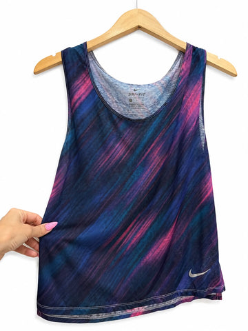 חולצת ספורט NIKE בגווני סגול- S-M
