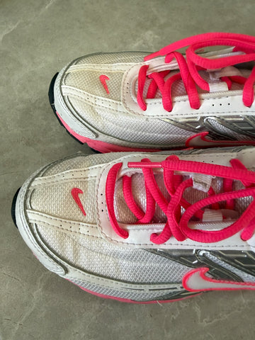 נעל סניקרס NIKE בלבן וורוד - מידה 36.5